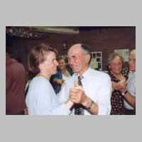 080-2253 13. Treffen vom 4.-6. September 1998 in Loehne - Vater und Tochter.JPG